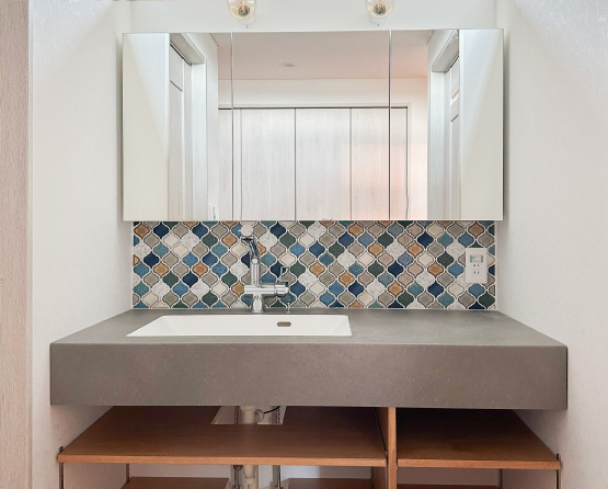 Independent wash basin