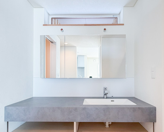 Independent wash basin